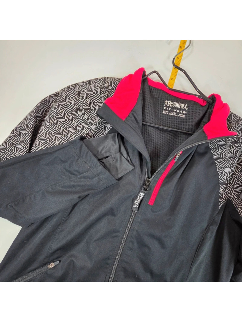 Running Room Fit-Wear black full-zip running jacket